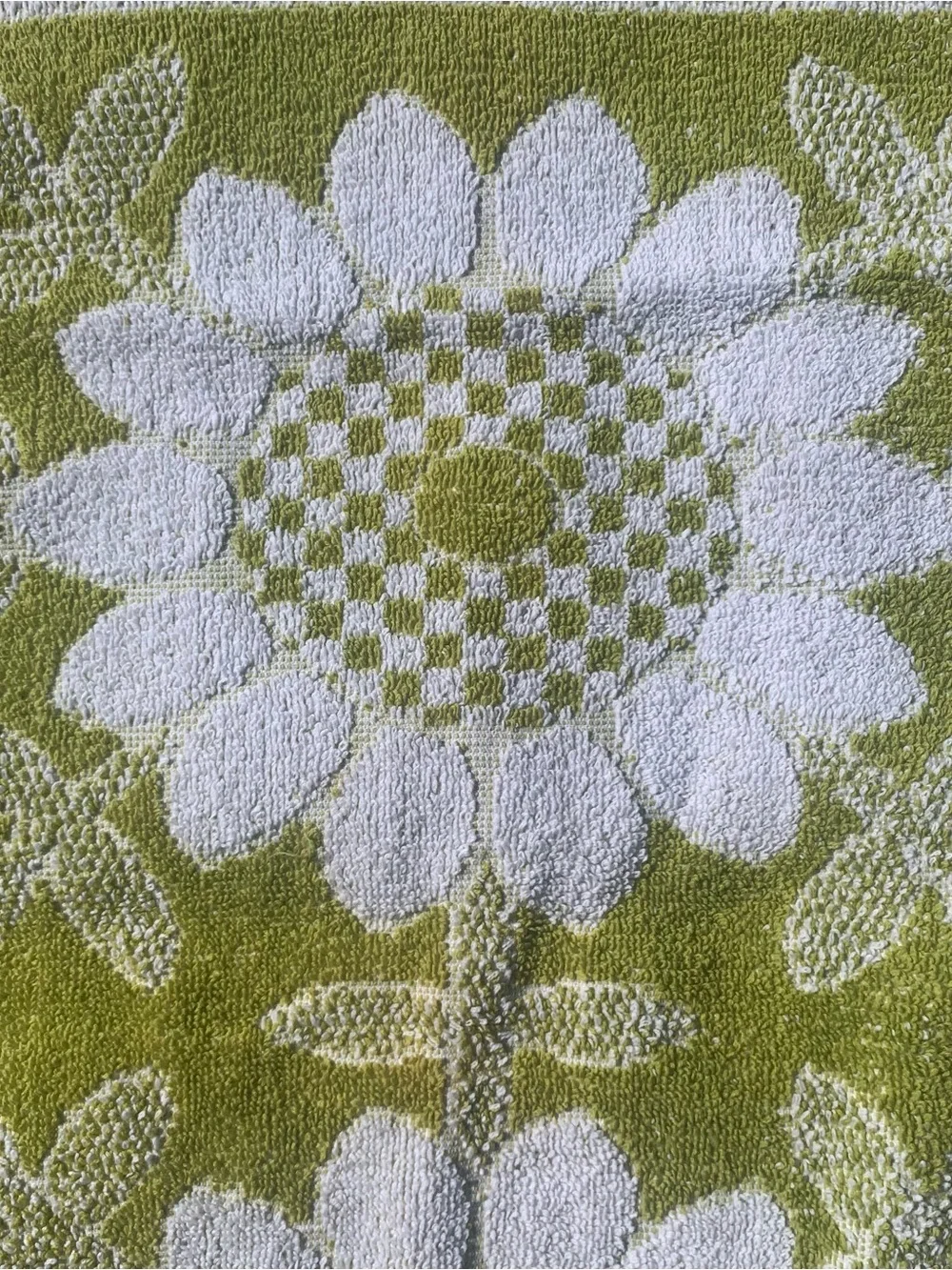 Vintage 70s St Mary’s Cotton Mod Yellow & Green Sunflower Bath & Hand Towel Set